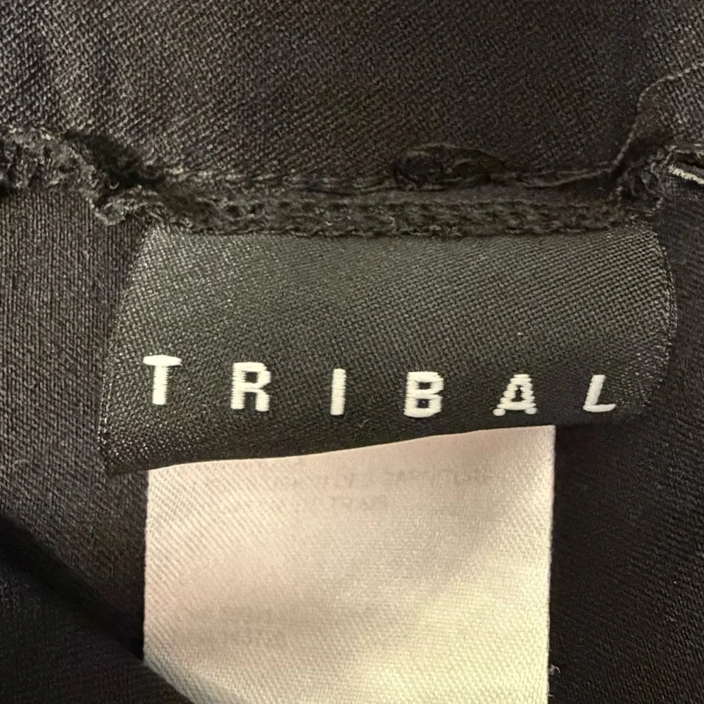 Tribal Black Pull-On Capri’s - Picture 5 of 6